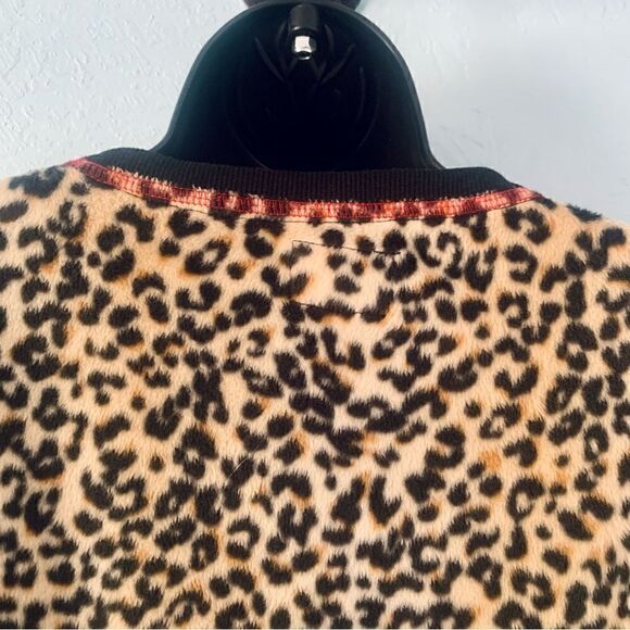 PJ Essentials Cheetah Print Fleece Pullover Top Size Large - Picture 6 of 8